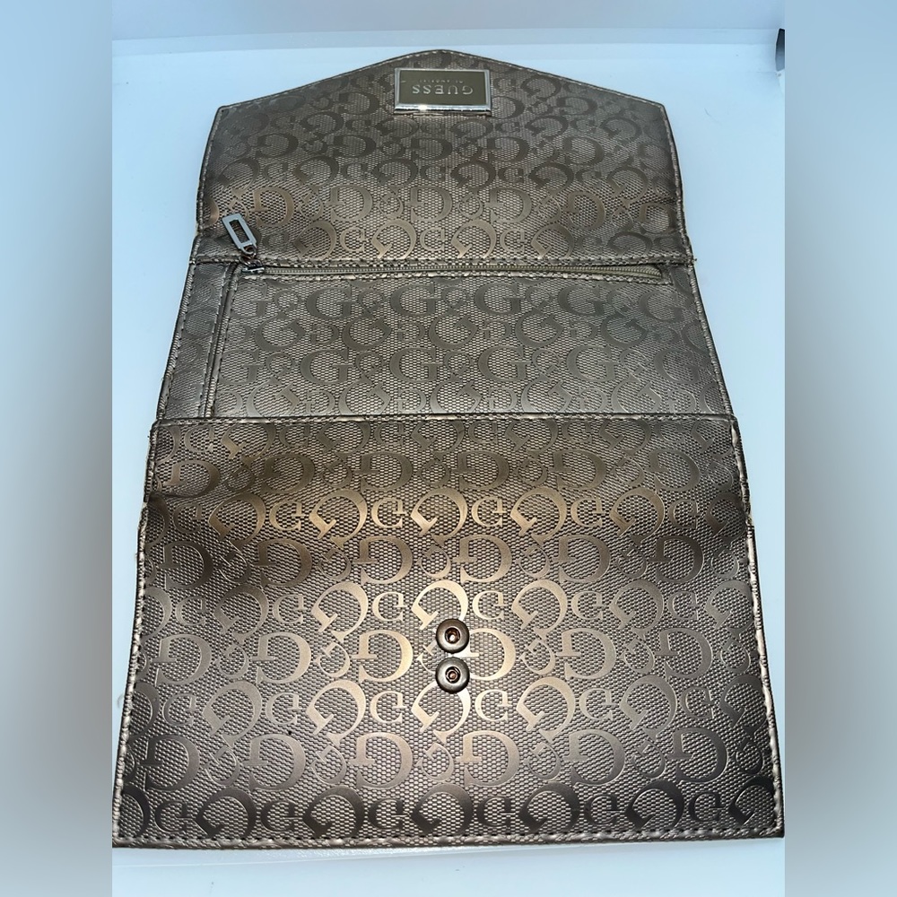 Guess Wallet - Picture 4 of 4